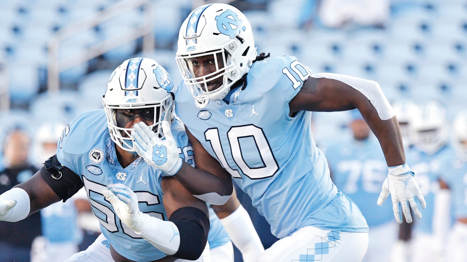 North Carolina's Desmond Evans (10) rushes the quarterback in a game against Notre Dame at Kenan Stadium in Chapel Hill on Nov. 27, 2020.